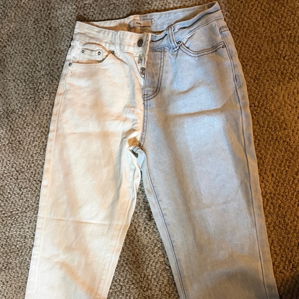 Edikted High Rise Two-Tone Jeans - White and Blue